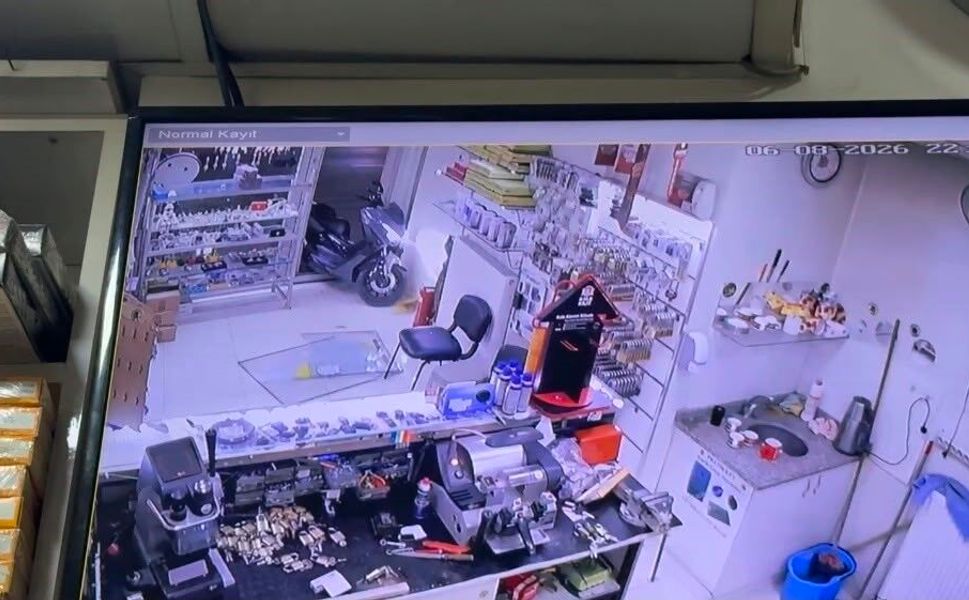Eskişehir'de kaza sonrası güvenlik kamerası izlenirken bıçaklı kavga: 2 yaralı