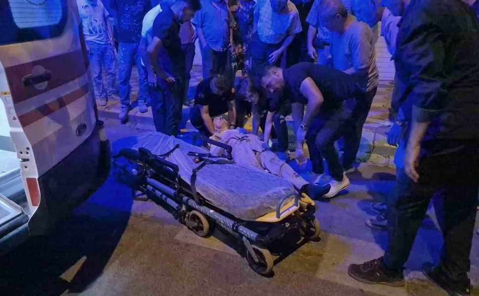 Eskişehir'de motosikletin çarptığı yaşlı adam yaralandı