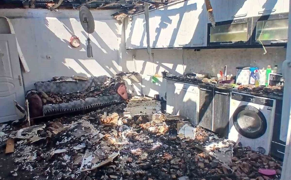 Eskişehir'de müstakil ev çıkan yangında küle döndü