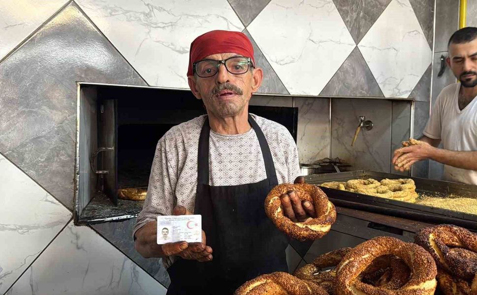 Eskişehir'de soyadıyla mesleği özdeşleşen simit ustası