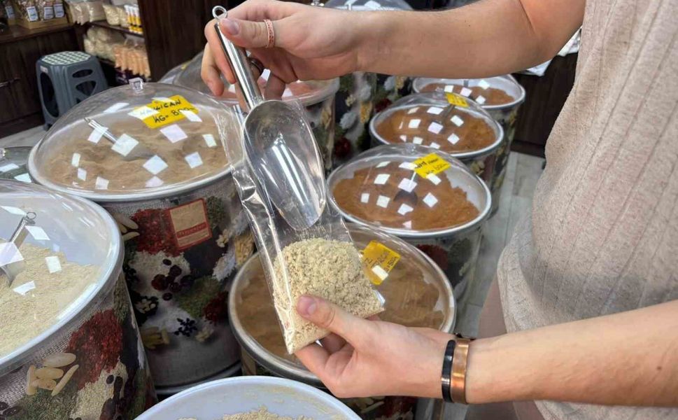 Eskişehirli aktardan yaz gribi uyarısı: Yapay zekâya danışarak bitki çayı içmeyin