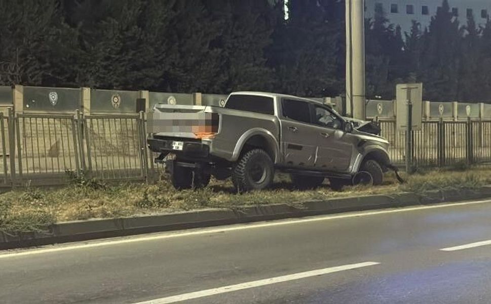 Ön tekerleği arızalandığı iddia edilen arazi aracı PTS direğine çarptı: 1 yaralı