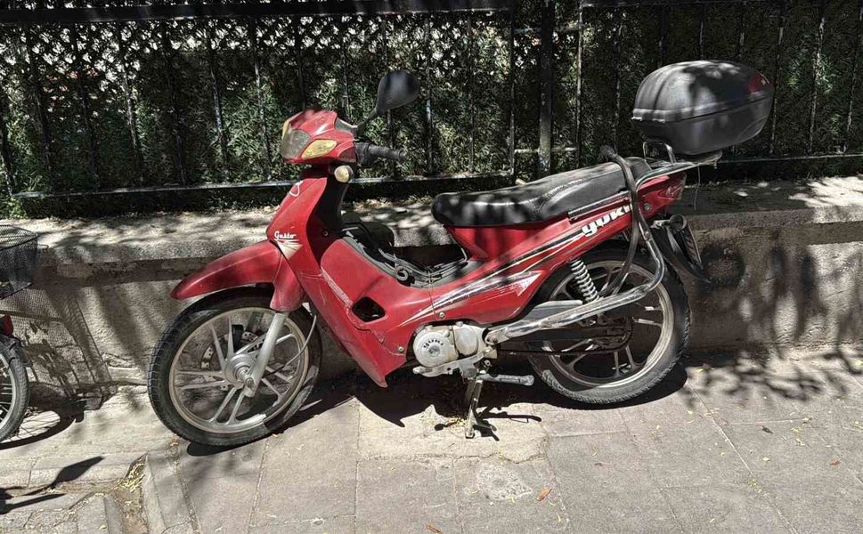 Park halinde bulunan çalıntı motorla alakalı inceleme başlatıldı