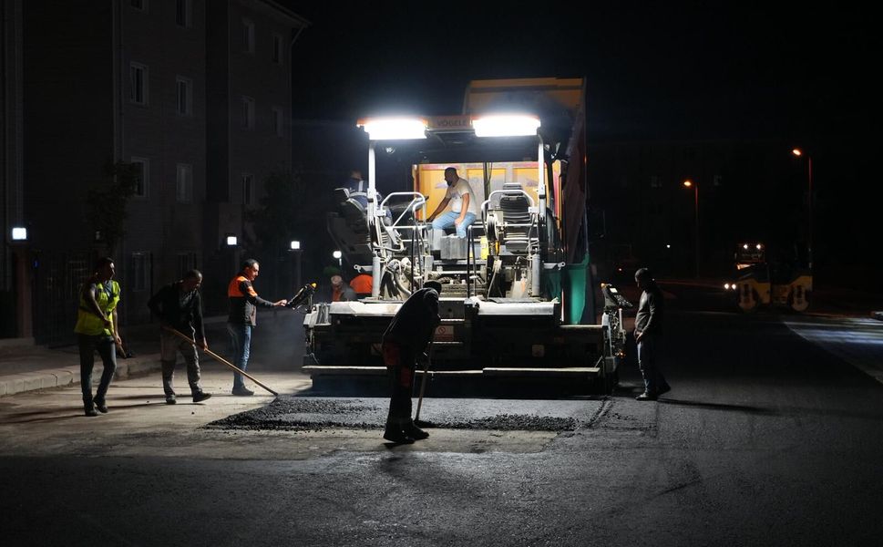 Şehir Uyurken Büyükşehir Ekipleri Gece Boyunca Mesaide