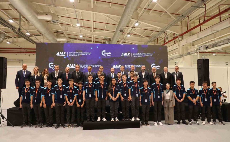 Alp Havacılık İkili Mesleki Eğitim Programı'nda yeni eğitim dönemi başladı