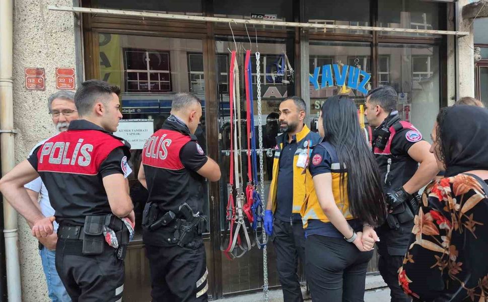 Dükkânında öldü veya bayıldı diye endişe edilen esnaf sanayide çıktı