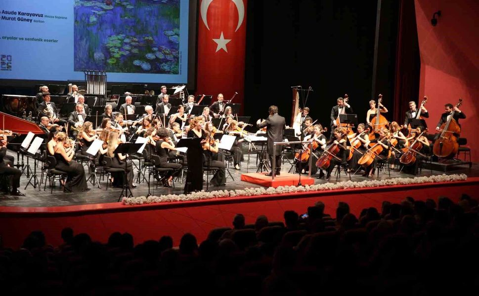 Eskişehir Büyükşehir Belediyesi Senfoni Orkestrası yeni sezonu opera ve operet eserleriyle açtı