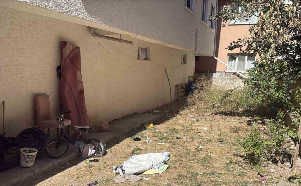 Eskişehir'de 3'üncü kattaki balkondan aşağıya düşen 4 yaşındaki çocuk yaralandı