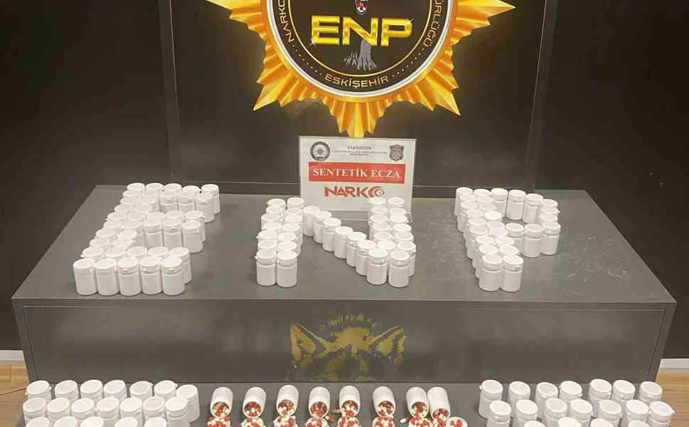 Eskişehir'de 8 bin 67 sentetik ecza hap ele geçirildi