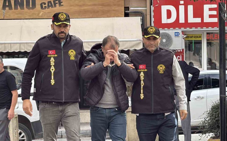 Eskişehir'de 9 yıldır firari olan ve 25 yıl hapis cezası ile aranan şahıs yakalandı