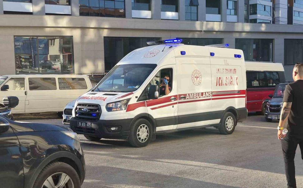 Eskişehir'de bir aracın çarptığı 12 yaşındaki çocuk yaralandı