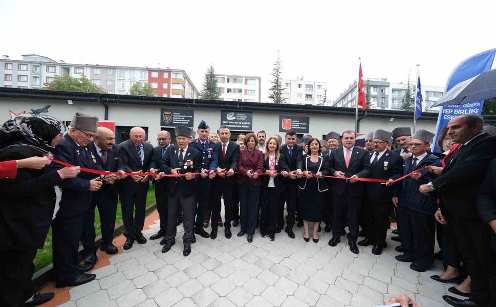 Eskişehir'de gaziler ve şehit aileleri tek çatı altında toplandı