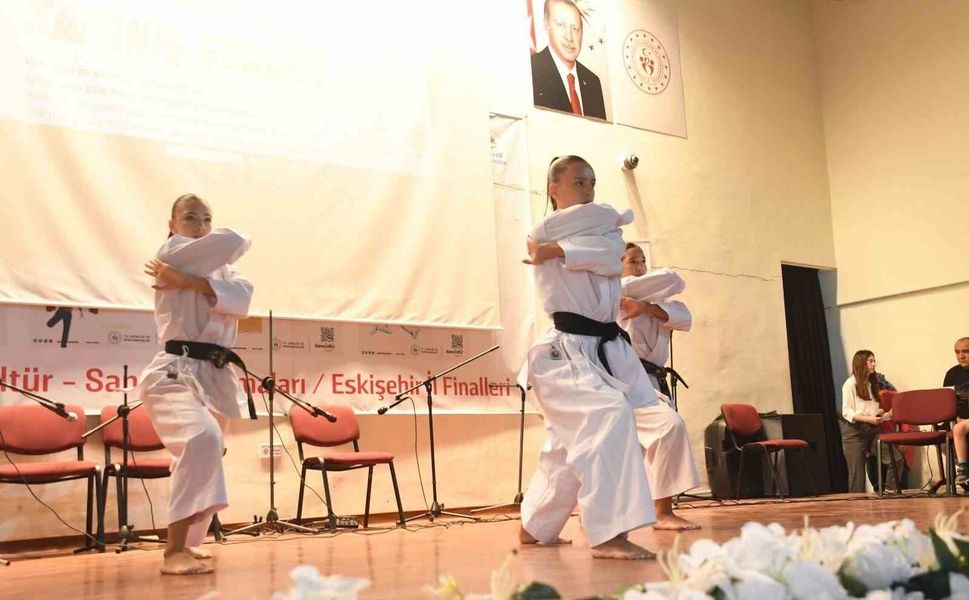Eskişehir'de Gençlik Yaz Kulübü Kapanış Şenliği düzenlendi