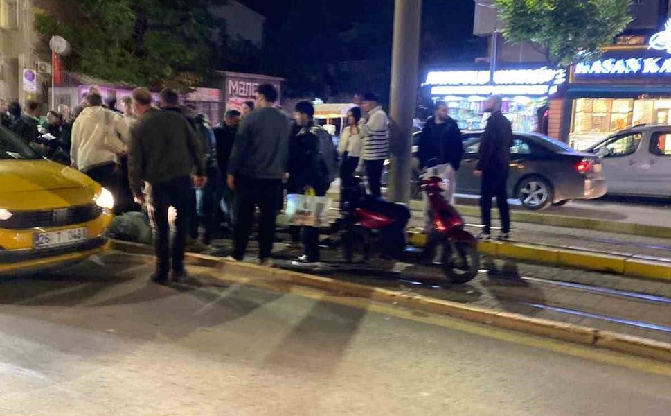 Eskişehir'de motosikletin çarptığı yaya ağır yaralandı