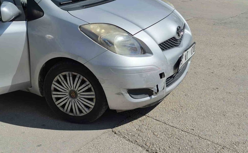 Eskişehir'de otomobille çarpışan motosiklet sürücüsü yaralandı