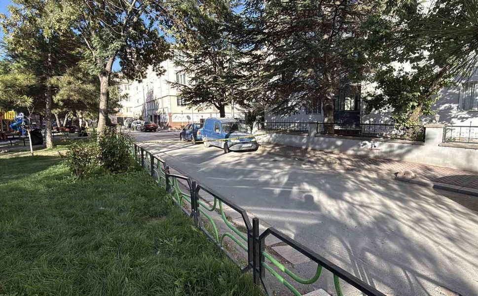 Eskişehir'de 'yan bakma' kavgasında 3 kişi yaralandı