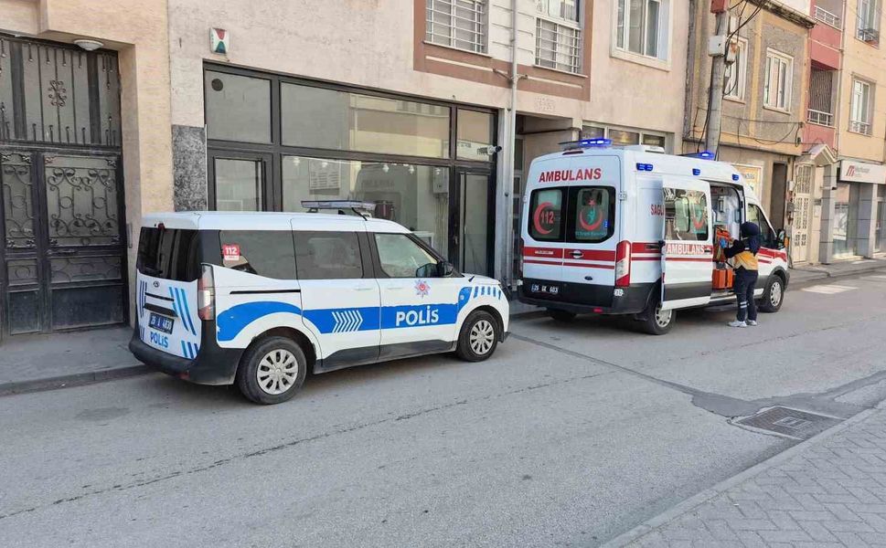 Eskişehir'de yataktan düşen 80 yaşındaki adam hayatını kaybetti