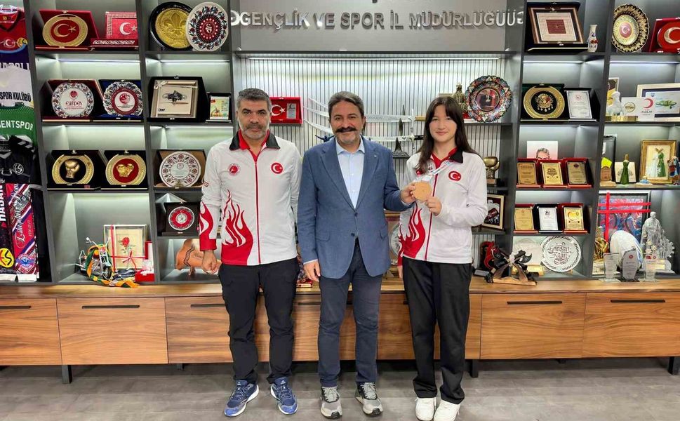 Eskişehir'i temsil eden kick boks sporcusu dünya üçüncüsü oldu