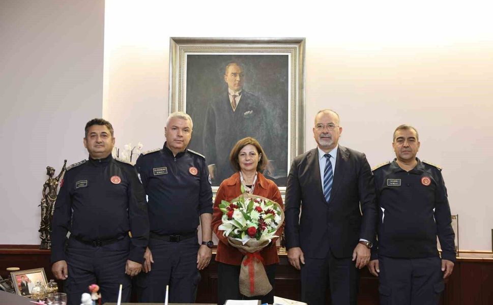 İtfaiyecilerden Başkan Ünlüce'ye anlamlı ziyaret