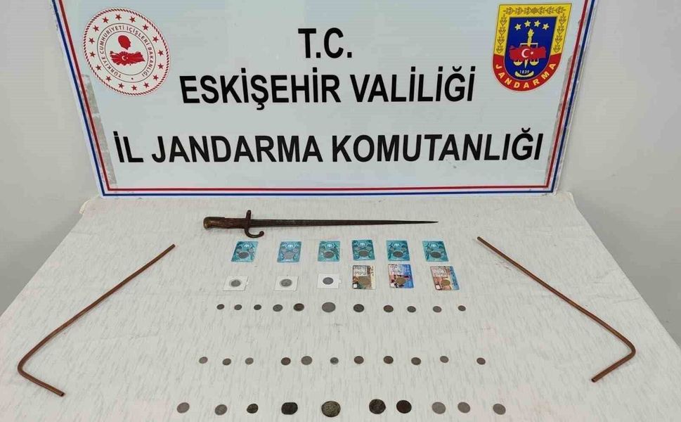 Satılmaya hazırlanan tarihi eserler ele geçirildi