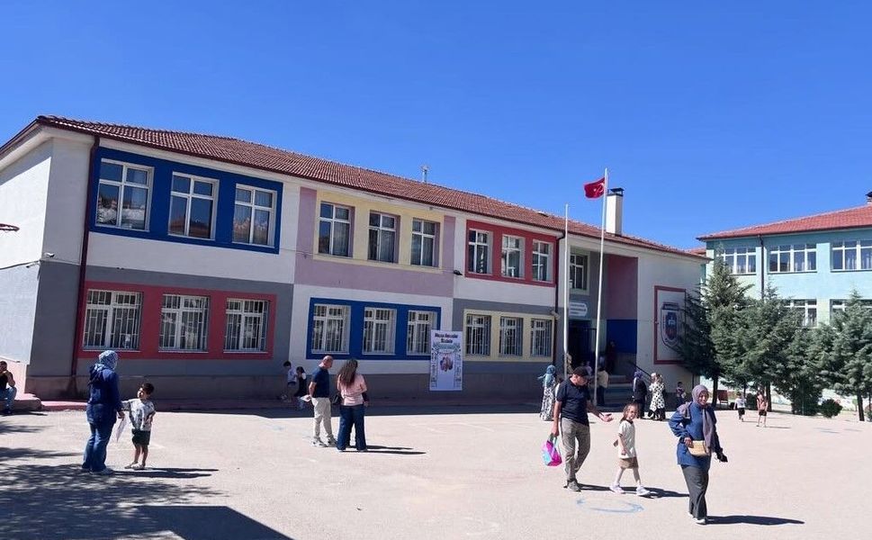 Sivrihisar'da miniklerin okul heyecanı başladı