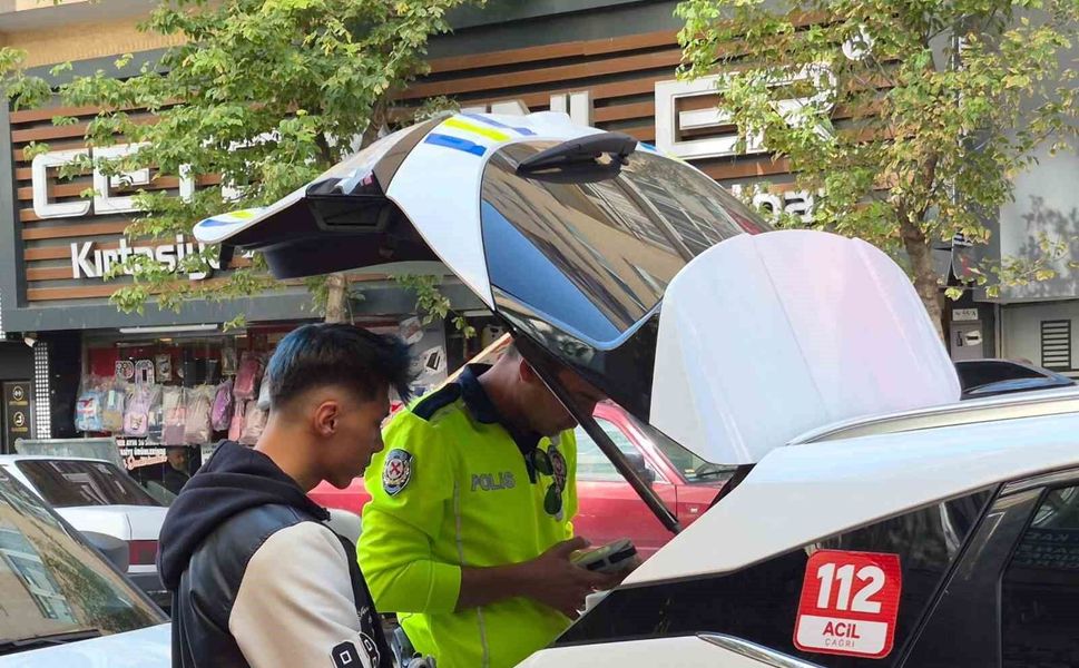 Tartıştığı otomobil sürücüsünü yumruklayan motosikletliye 180 bin TL ceza