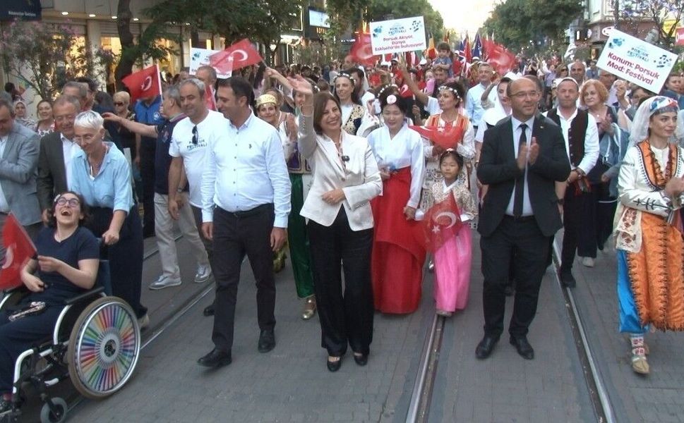 'Uluslararası Eskişehir Porsuk Festivali' coşkuyla başladı