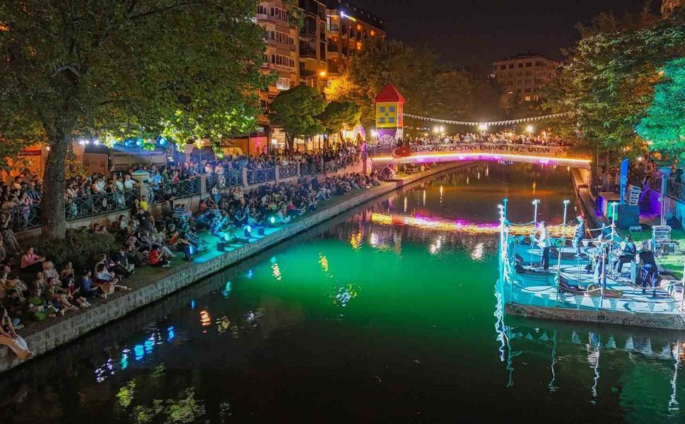 Uluslararası Eskişehir Porsuk Festivalin'de renkli günler sürüyor