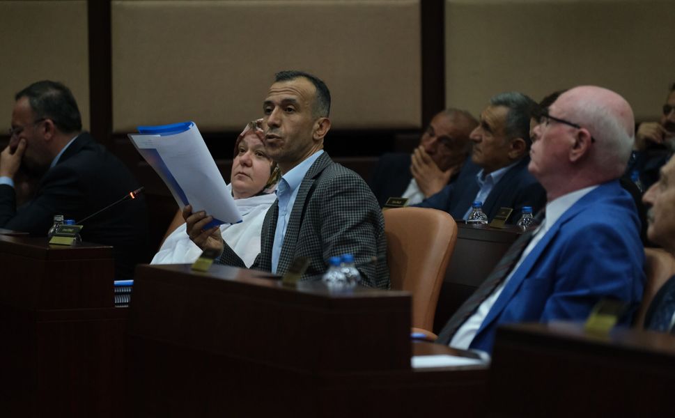 Ahmet Dönmez'den Büyükşehir Belediyesine zor sorular