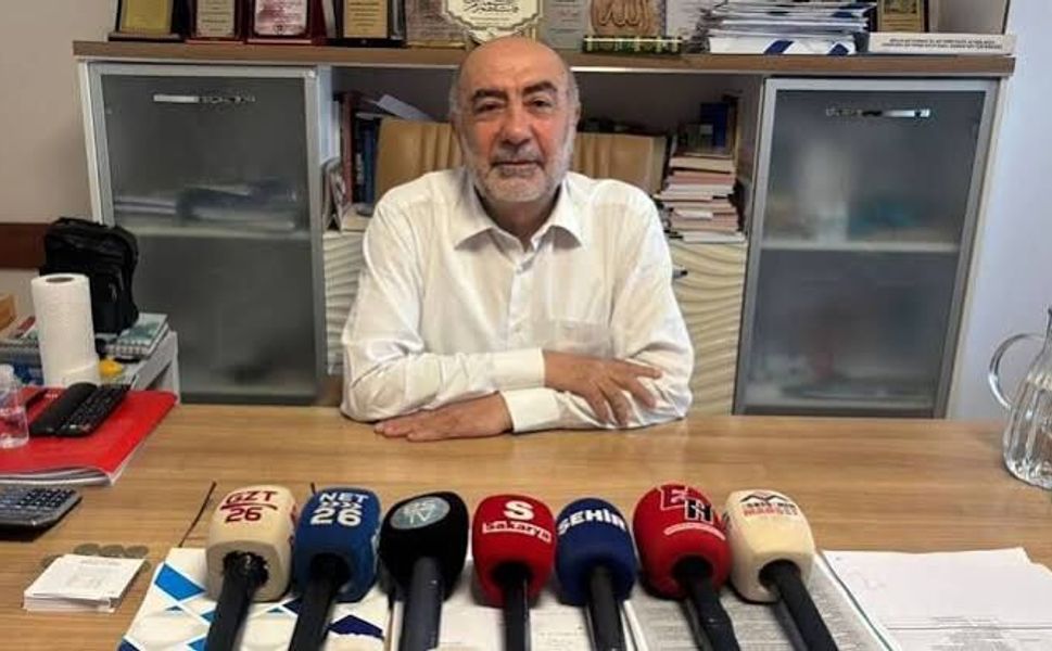 "Kapatılsın" Diyemedi, Topu Çevirdi de Çevirdi!