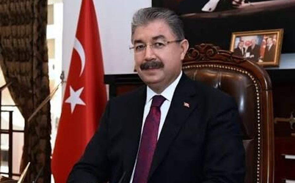 Vali Yılmaz'dan kaza yapan ambulans ekibi için geçmiş olsun mesajı