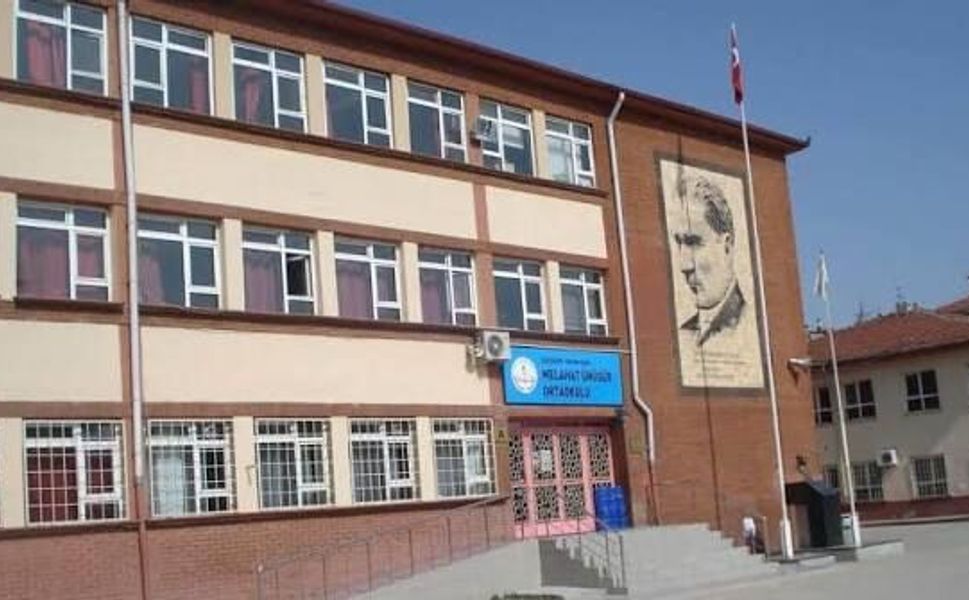 Melahat Ünügür Ortaokulu'nda bir öğrencinin arkadaşlarına makas çektiği iddiası ile ilgili açıklama