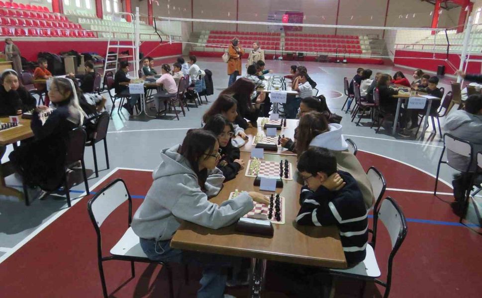29 Ekim Cumhuriyet Bayramı kapsamında satranç turnuvası düzenlendi
