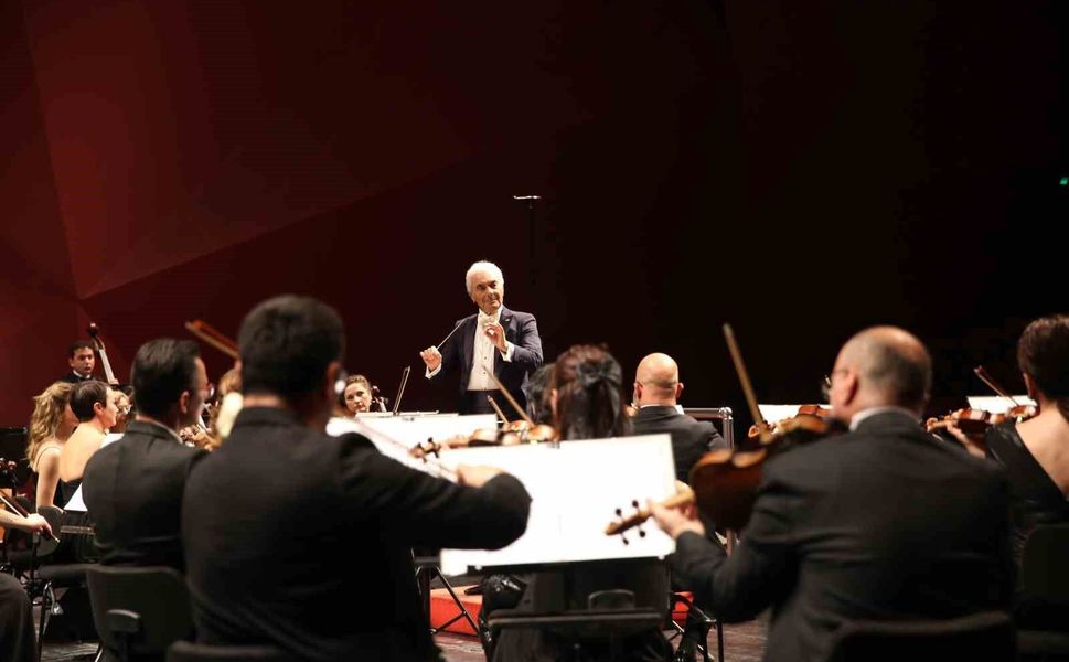 Beethoven, Weber ve Elgar eserleri Eskişehir'de yankılandı