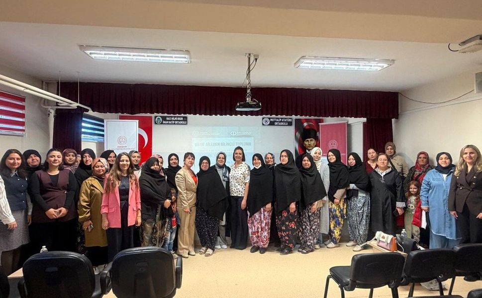 'Bilge Aileden Bilinçli Topluma Projesi' kapsamında velilere seminer verildi