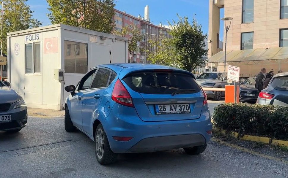'Duruşmaya geç kaldım' diyerek ters yönde gitmekte ısrar eden avukata 13 bin TL ceza