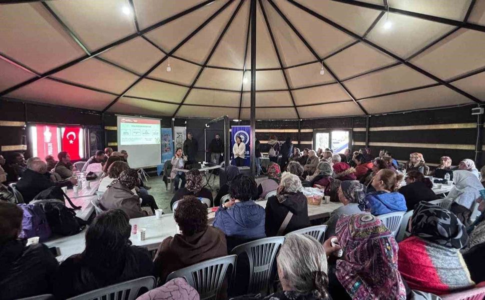 Eskişehir Büyükşehir Belediyesinden kadın çiftçilere 'Katma Değerli Üretim Eğitimi' verildi