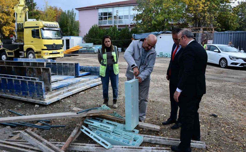 Eskişehir İl Millî Eğitim Müdürü Aydın, eğitim yatırımlarını yerinde inceledi