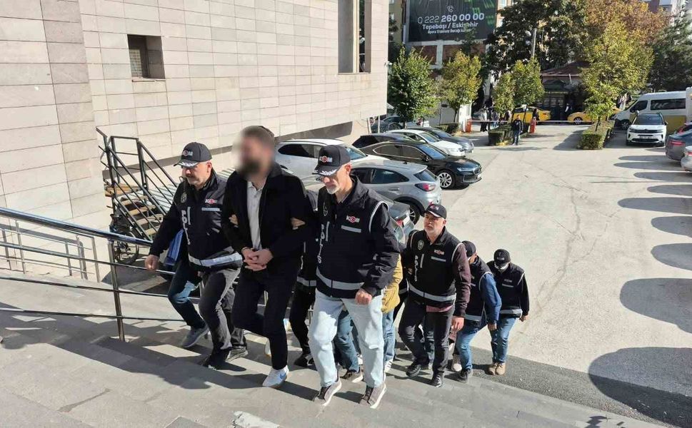 Eskişehir merkezli 3 ilde 60 milyon TL'lik tefeci operasyonu: 5 gözaltı