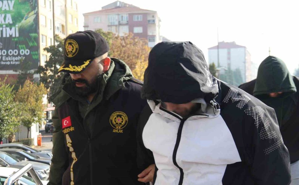 Eskişehir merkezli fuhuş operasyonunda 18 şüpheli tutuklandı