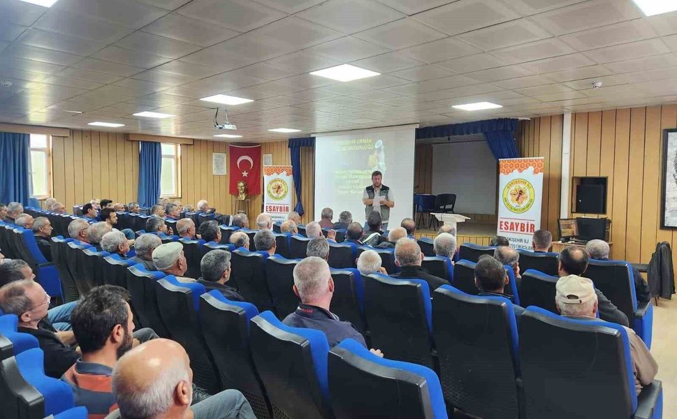 Eskişehir'de arıcılara 'Orman Yangınlarını Önleme ve Farkındalık' eğitim semineri: Belgesiz üreticilere konaklama izni yok