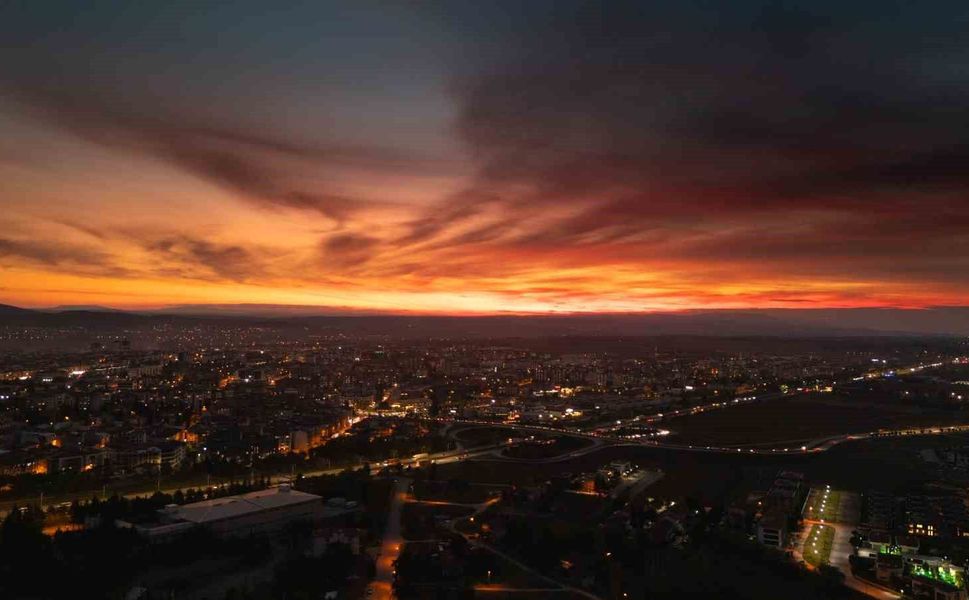 Eskişehir'de gün batımı havadan görüntülendi