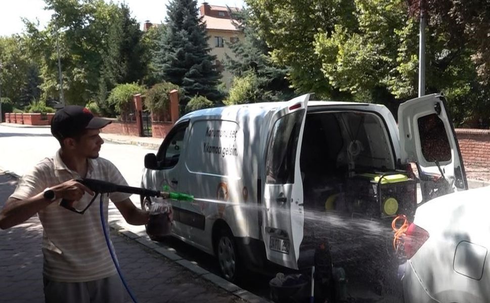 Eskişehir'de mobil araç yıkama dönemi: Temizlik aracın ayağına geliyor