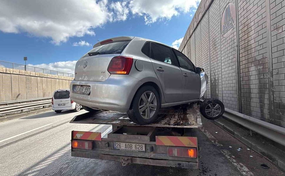 Eskişehir'de trafik kazası: 1'i ağır 2 yaralı