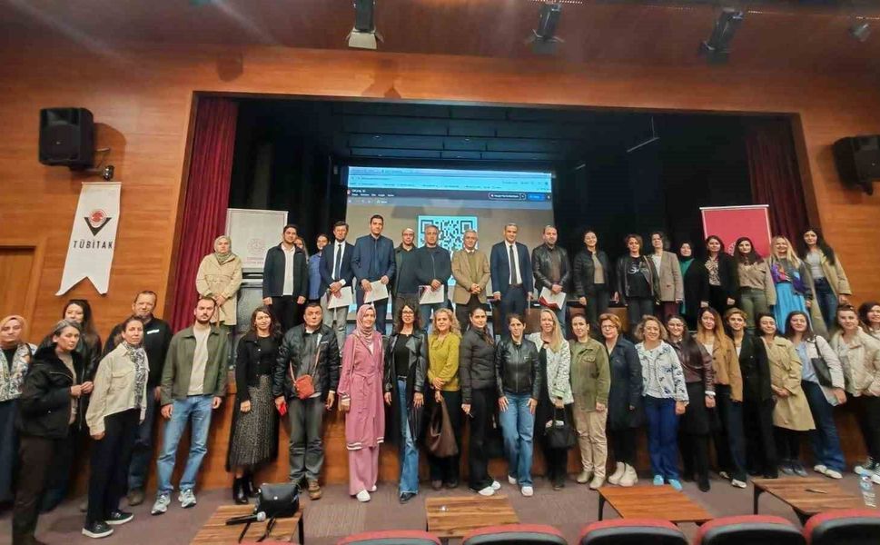 Eskişehir'de TÜBİTAK 2204-A ve 2204-B Projeleri Bilgilendirme Toplantısı düzenlendi