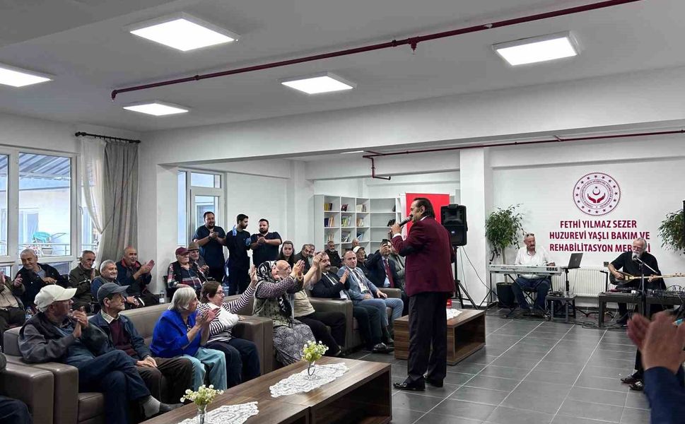 Huzurevi sakinleri ve koruma altındaki çocuklar anlamlı etkinlikte bir araya geldi
