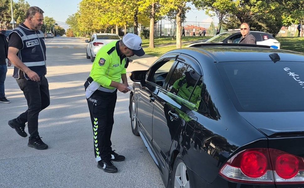 İl Emniyet Müdürlüğünden okul çevreleri ve servis araçlarına denetim