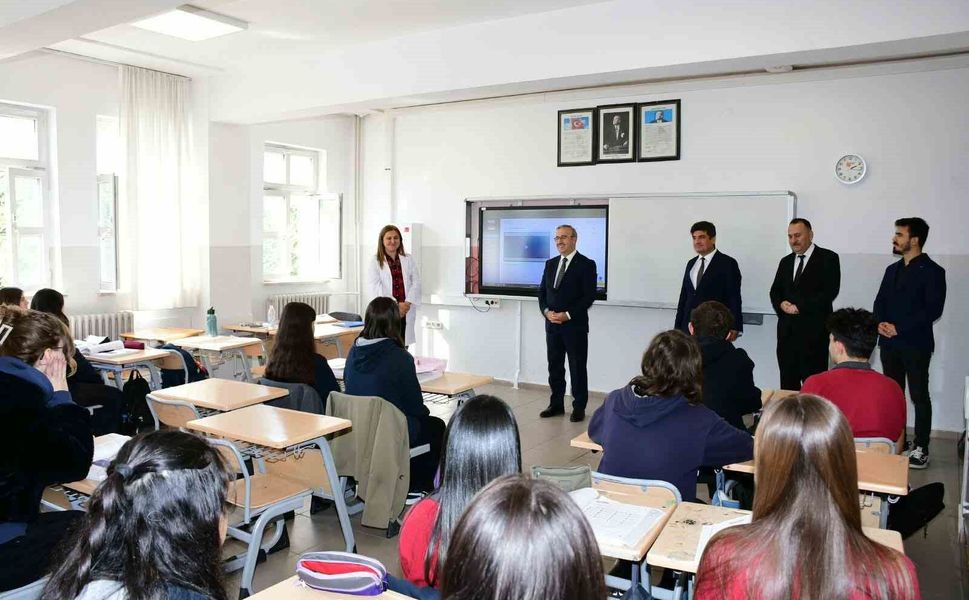 İl Milli Eğitim Müdürü Aydın, öğretmen ve öğrencilerle bir araya geldi