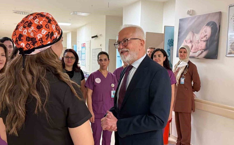 İl Sağlık Müdürü Bildirici, Şehir Hastanesi'ndeki Gebe Okulu ve Ebe Polikliniğini inceledi