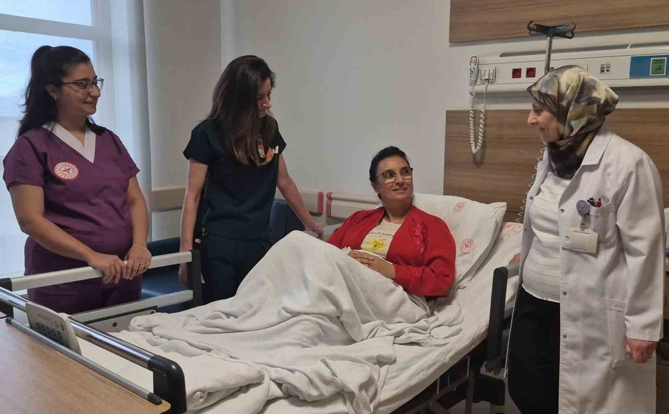 Kesisiz ve dikişsiz rahim ameliyatı Eskişehir'de ilk kez gerçekleştirildi